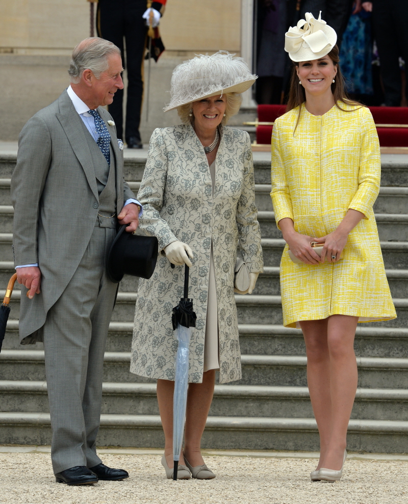 Герцогиня Кейт в пальто Эмилии Викстед за 1285 фунтов стерлингов в Лондоне: солнечно и мило?