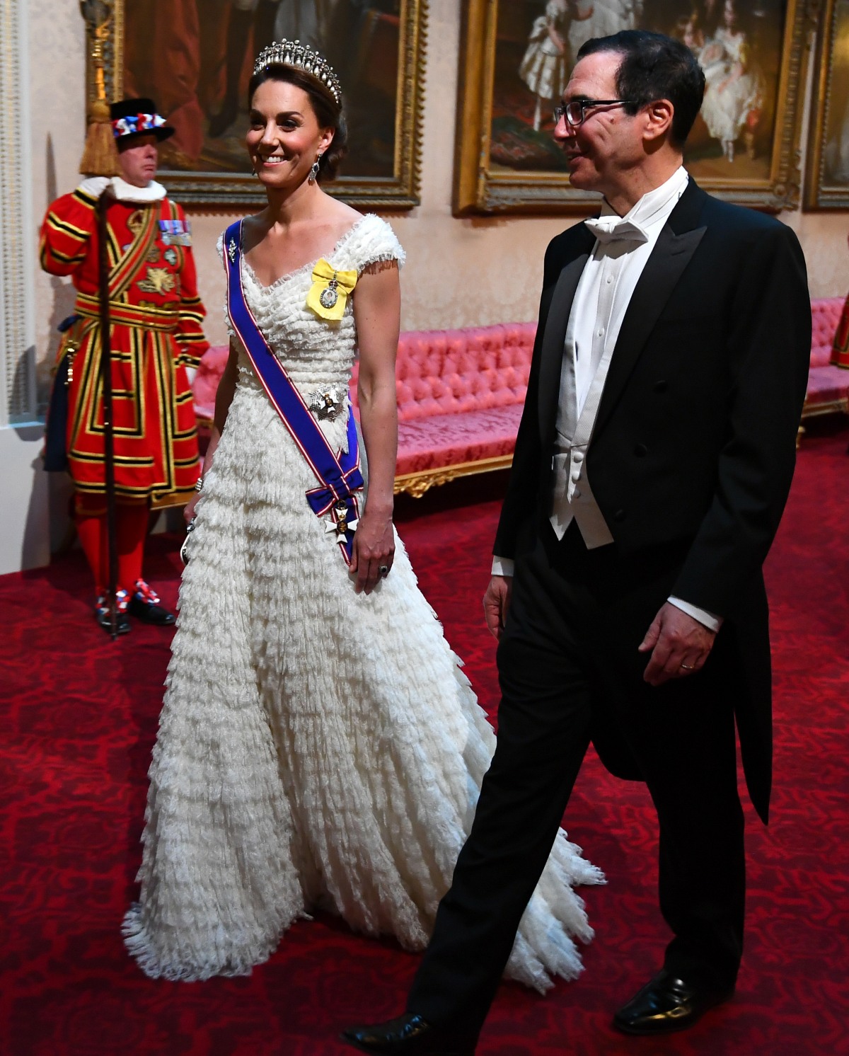 Герцогиня Кейт впервые надела свой пояс королевского викторианского ордена