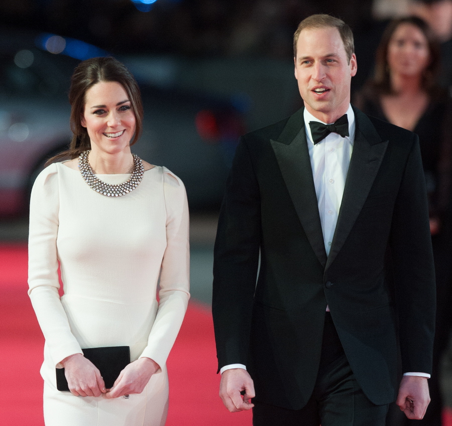 Герцогиня Кейт сбросила 80 000 долларов на одно платье Ральфа и Руссо для австралийского тура