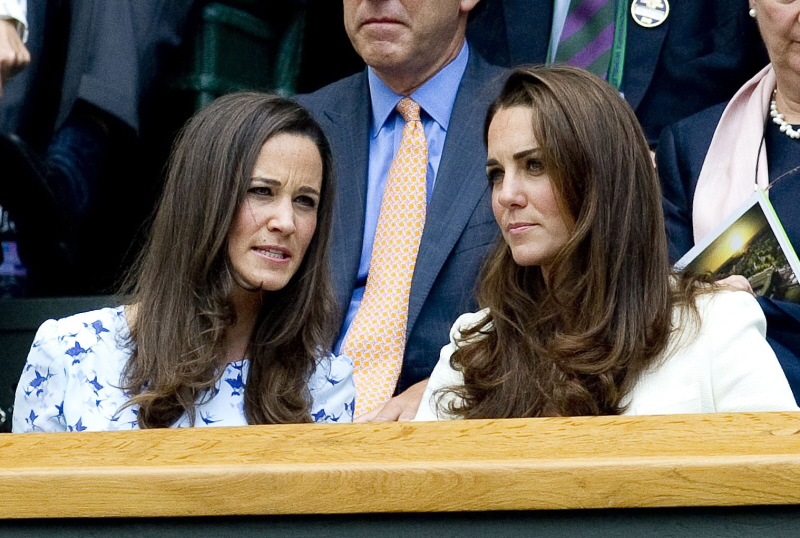 Герцогиня Кейт и Пиппа Миддлтон наблюдали за победой Роджера Федерера на Уимблдоне