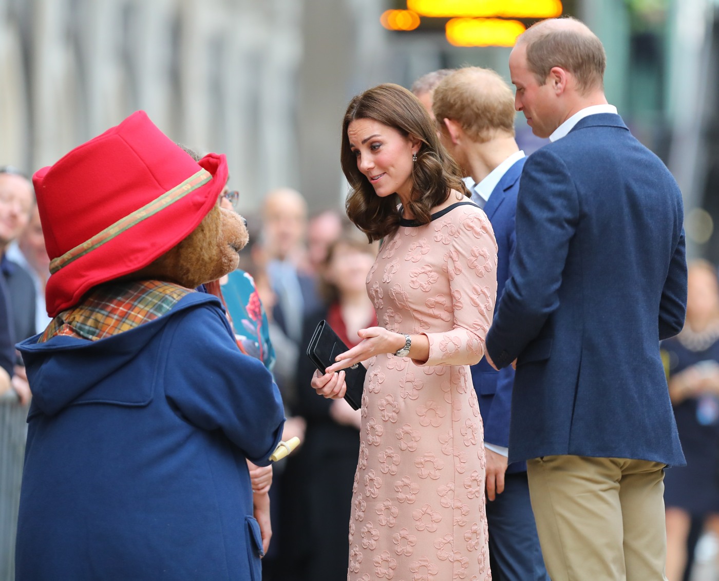 Герцогиня Кейт в Orla Kiely на мероприятии Paddington 2 ': лестно или просто плохо?