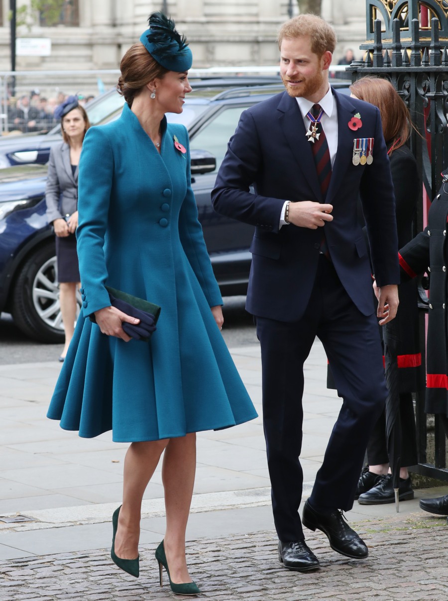 Герцогиня Кейт и принц Гарри посещают день Анзака в Вестминстере