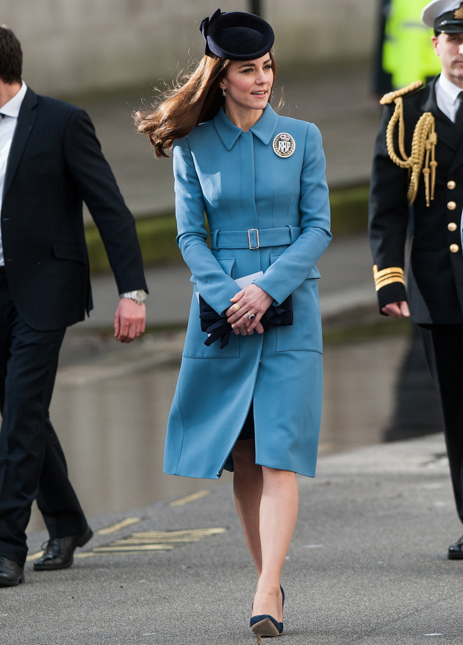 Герцогиня Кейт в повторе Маккуина на мероприятии Air Cadets в Лондоне: красивая?