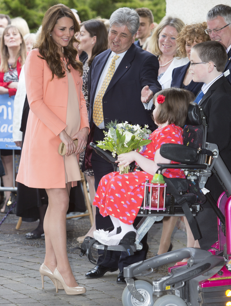 Герцогиня Кейт идет в одиночку на свою 2-ю годовщину свадьбы: мило или неловко?
