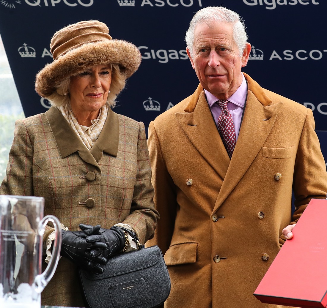 Герцогиня Камилла тайно перешла на искусственный мех после критики за ношение настоящего меха