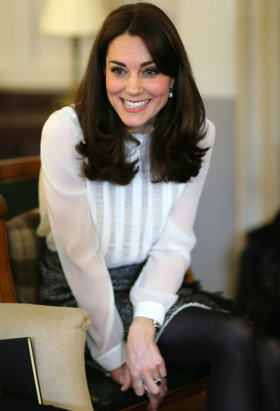 Герцогиня Кейт якобы любит комментировать и делиться историями в блогах мамочек