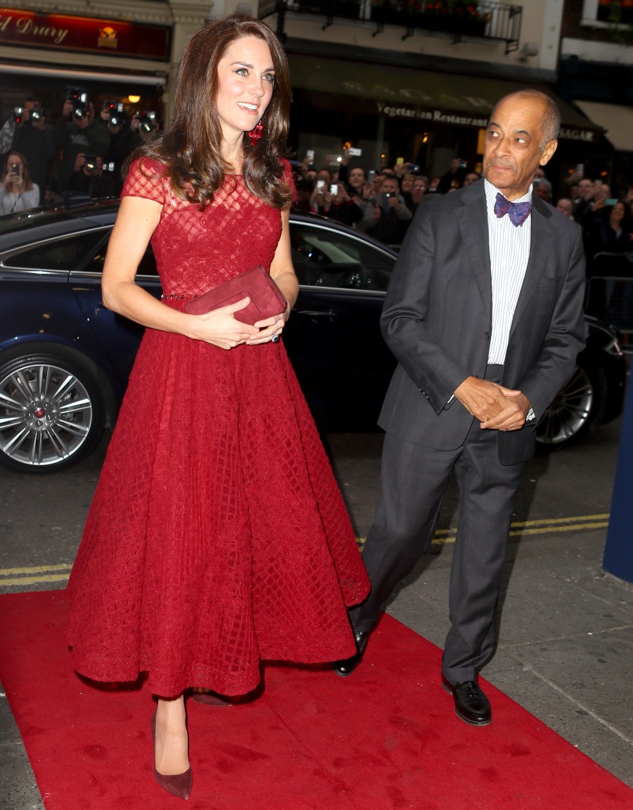 Герцогиня Кейт в красной Marchesa на открытии 42-й улицы: мило или приторно?