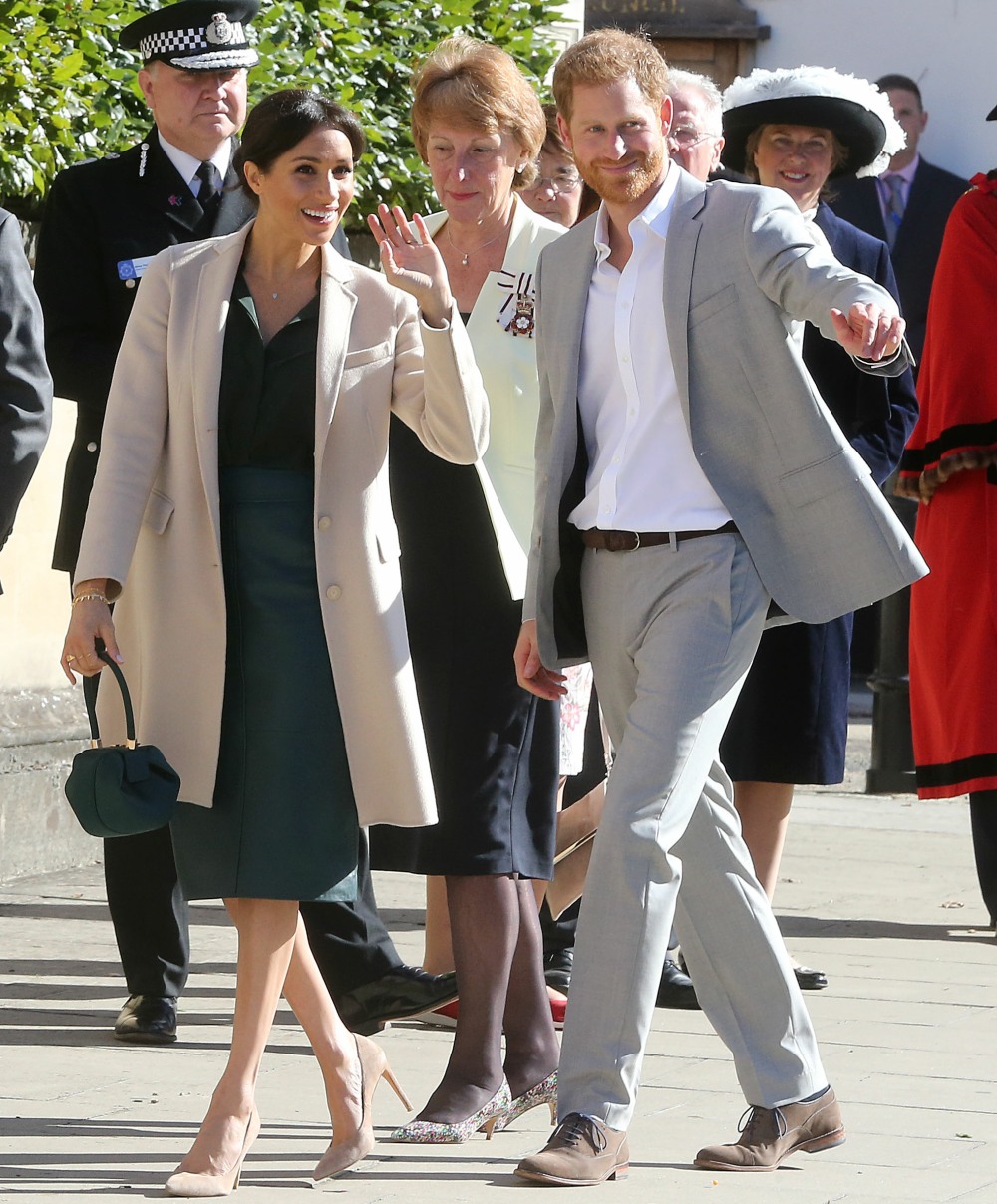 Герцогиня Меган надела костюм Hugo Boss & Armani на знаменательный день событий в Сассексе