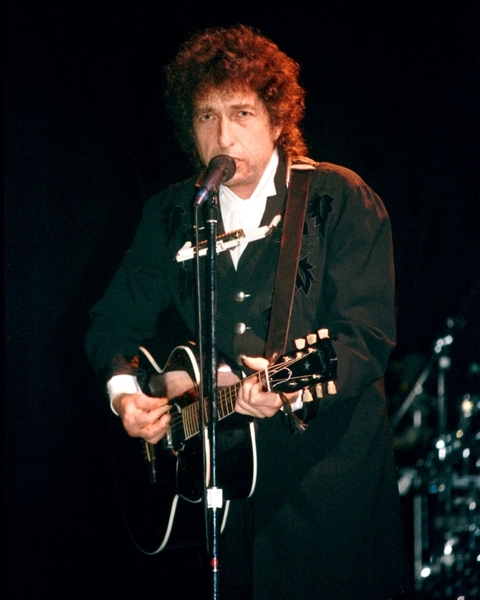 Раннее стихотворение Боба Дилана является плагиатом